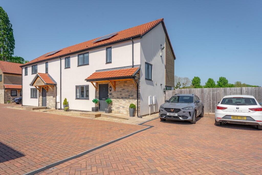 Main image of property: Immaculate modern home with views of the Congresbury Yeo