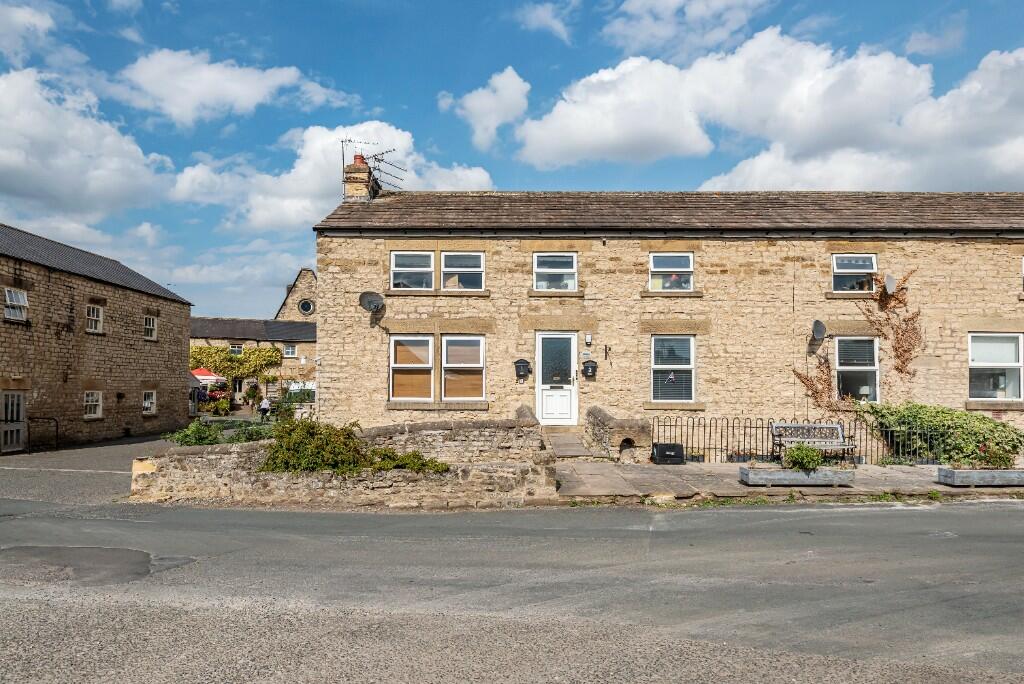 1 bedroom flat for sale in Bridge Apartments, Crosshills, Masham, HG4