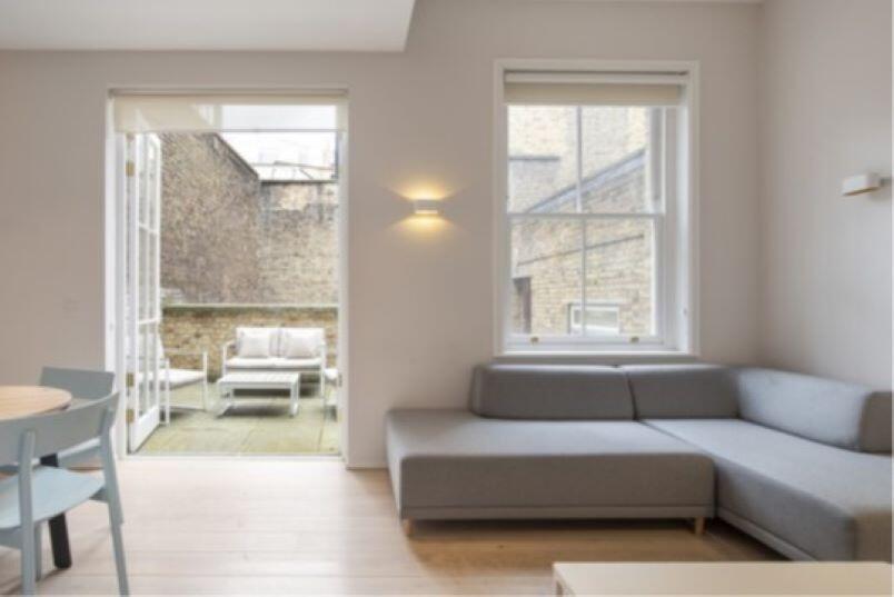 2 bedroom apartment for sale in Charterhouse Street, Farringdon, London