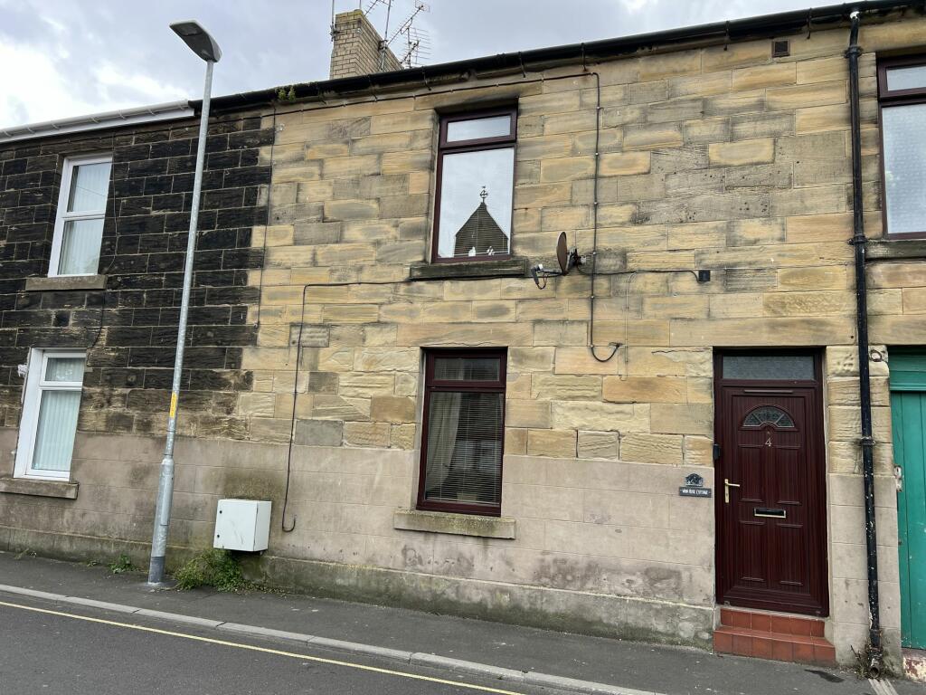 2 bedroom terraced house for sale in Cross Street, Amble