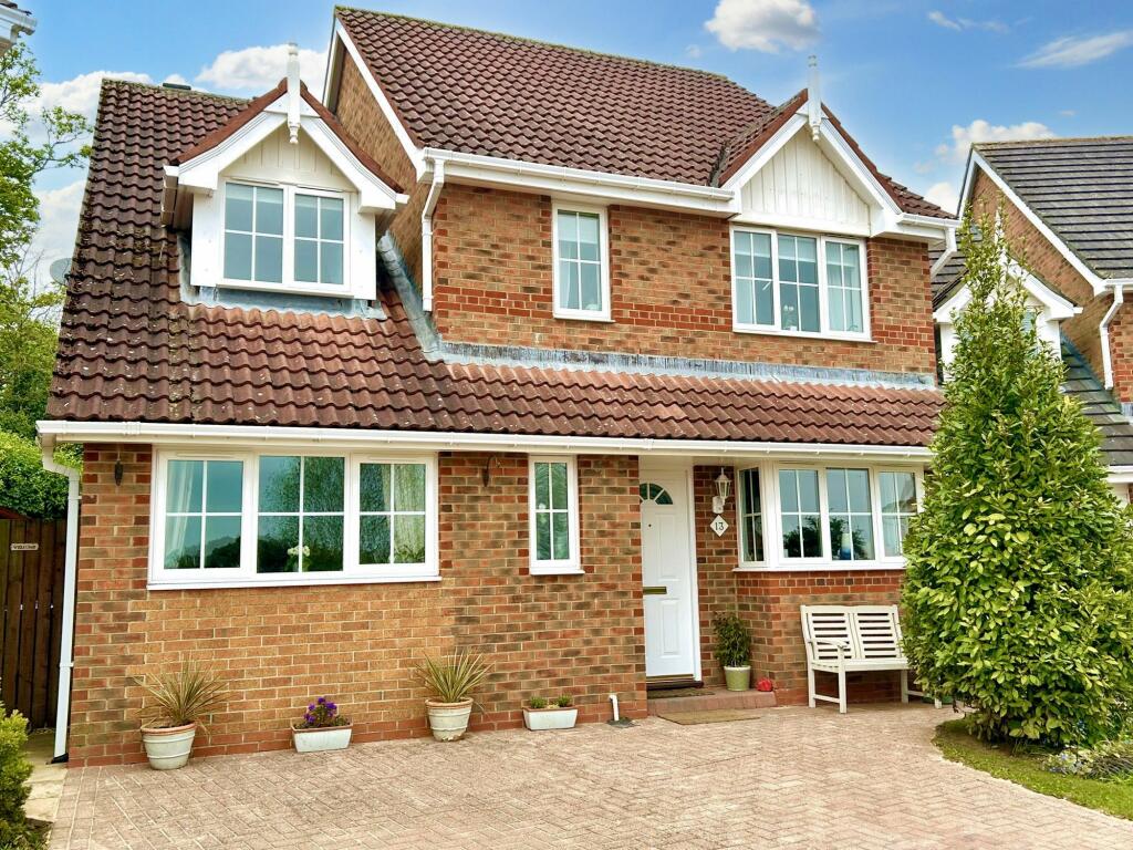 4 bedroom detached house for sale in Aydon View, Alnwick