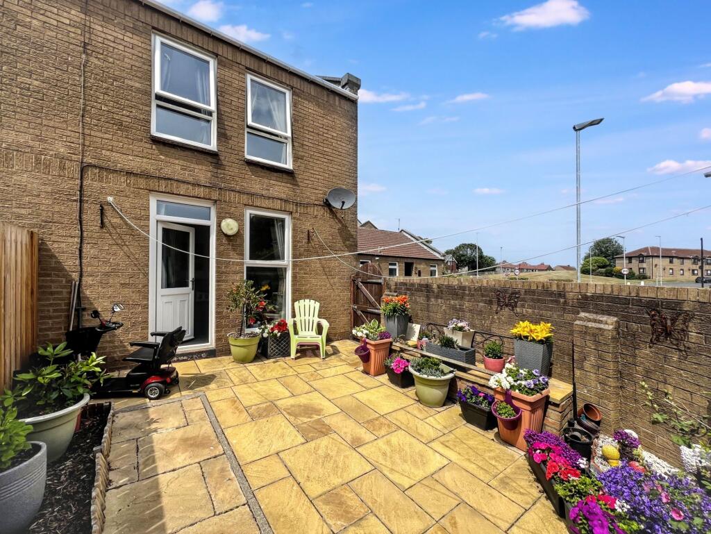 3 bedroom end of terrace house