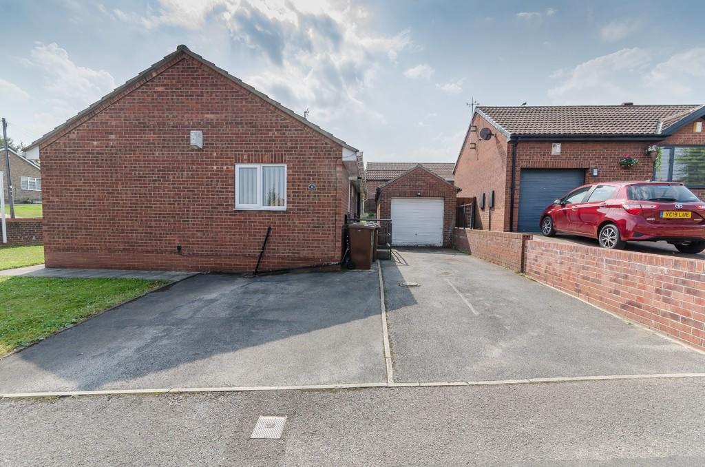 3 bedroom detached bungalow for sale in Stella Gardens, Pontefract, WF8