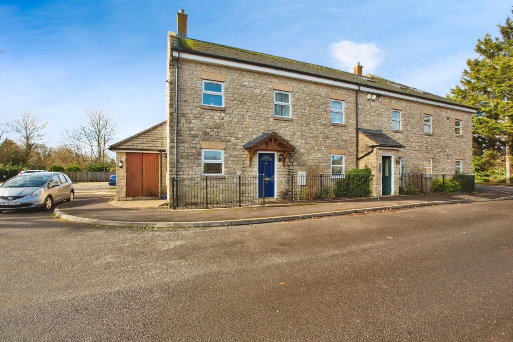 2 bedroom ground floor flat for sale in Radstock Road, Radstock, BA3