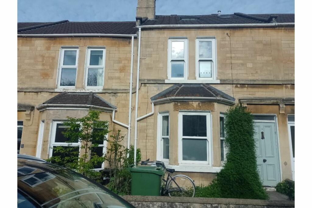 3 bedroom terraced house for sale in Ringwood Road, Bath, BA2