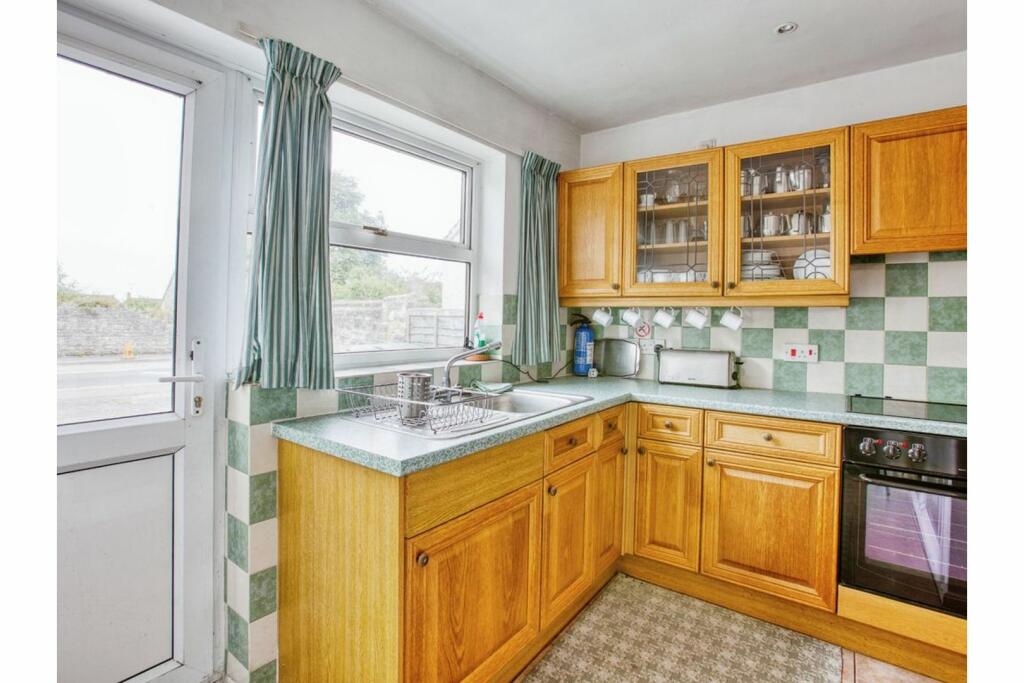 Additional property image - Bere Lane, Glastonbury, BA6