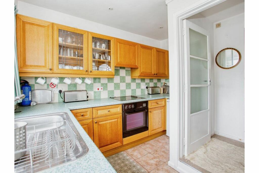 Additional property image - Bere Lane, Glastonbury, BA6