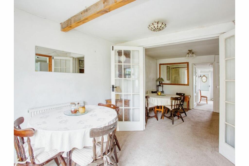 Additional property image - Bere Lane, Glastonbury, BA6