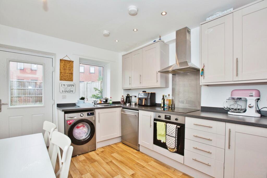 Additional property image - Park Gardens, Yeovil, BA20