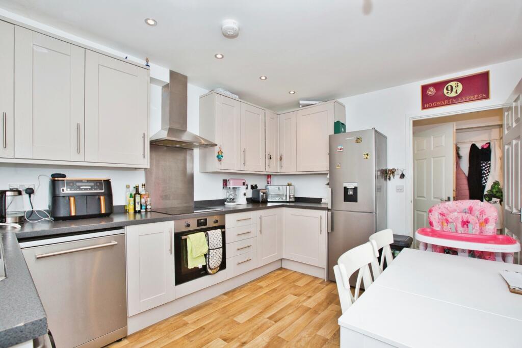 Additional property image - Park Gardens, Yeovil, BA20