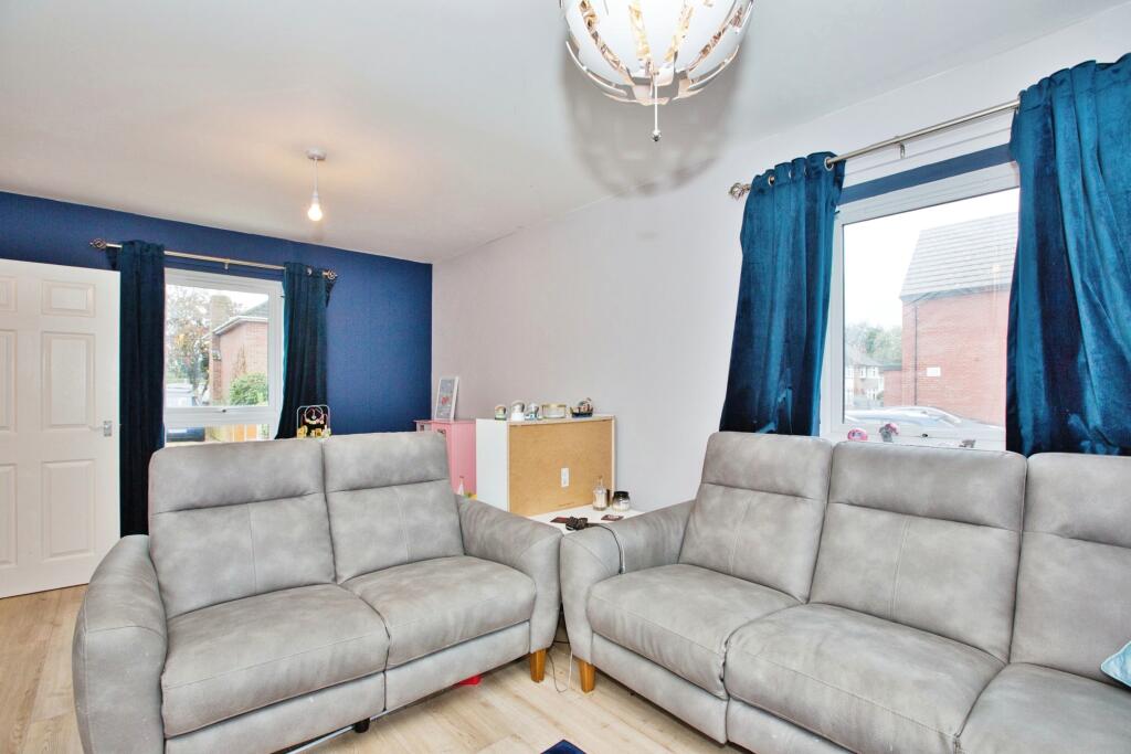 Additional property image - Park Gardens, Yeovil, BA20
