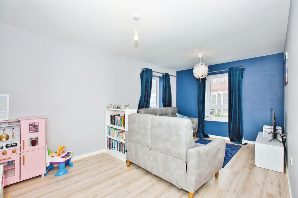 Additional property image - Park Gardens, Yeovil, BA20
