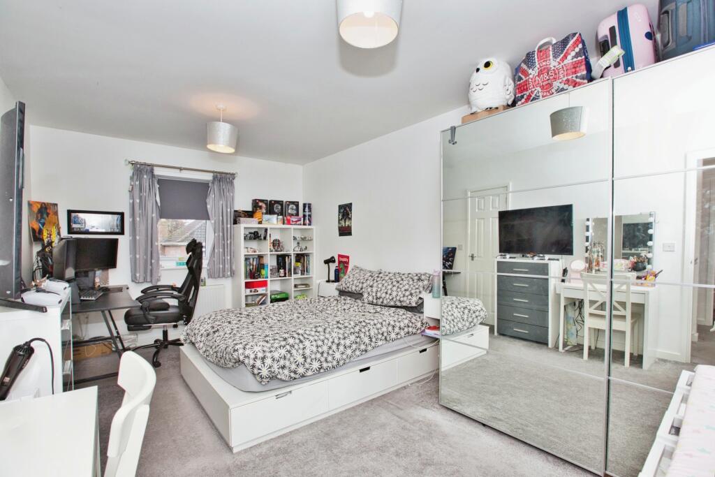 Additional property image - Park Gardens, Yeovil, BA20