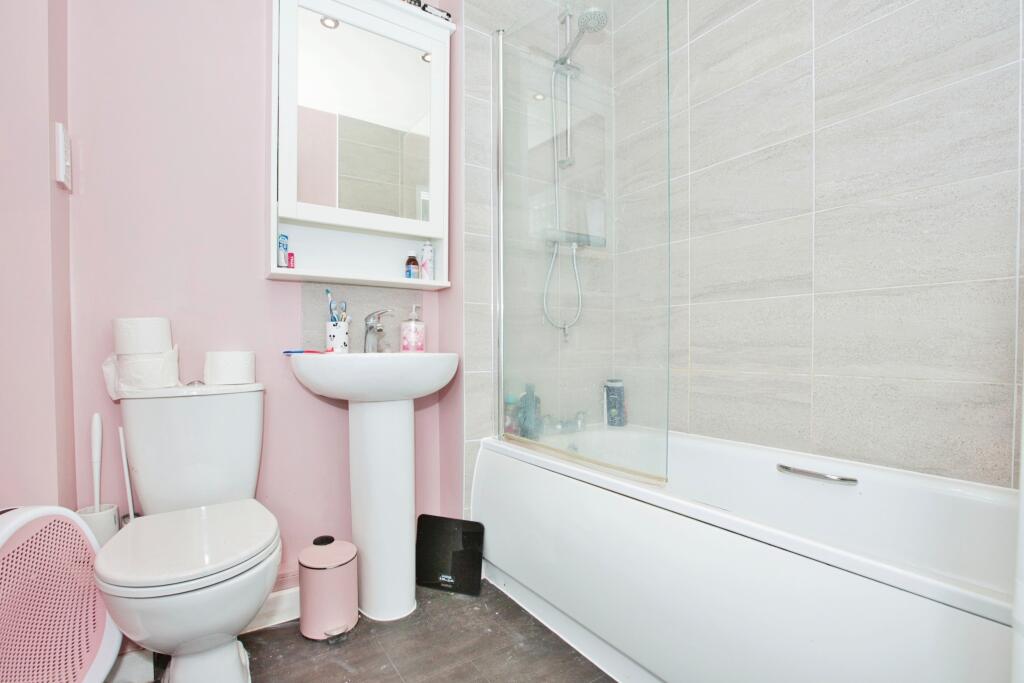 Additional property image - Park Gardens, Yeovil, BA20