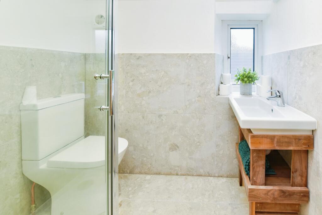 Additional property image - Locks Hill, Frome, BA11