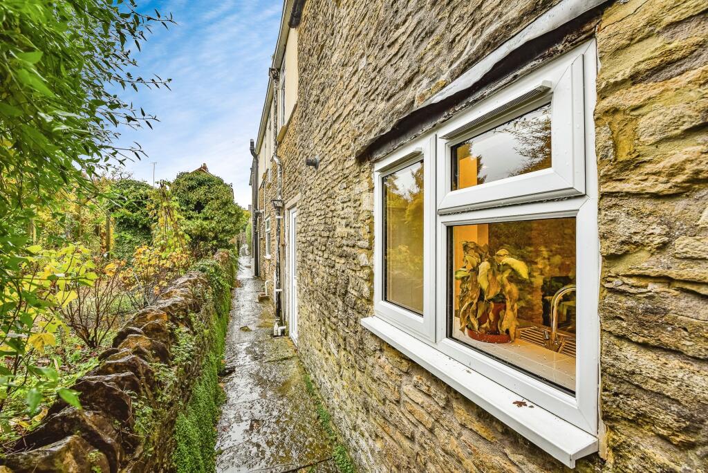 Additional property image - Locks Hill, Frome, BA11