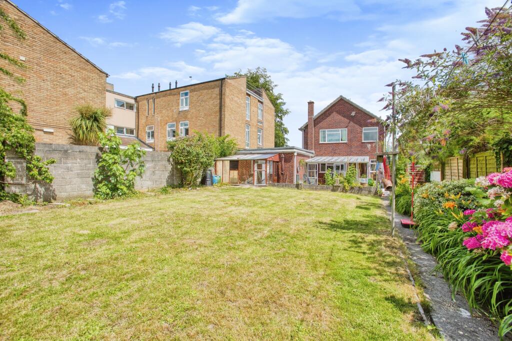 Additional property image - Sunningdale Road, Yeovil, BA21