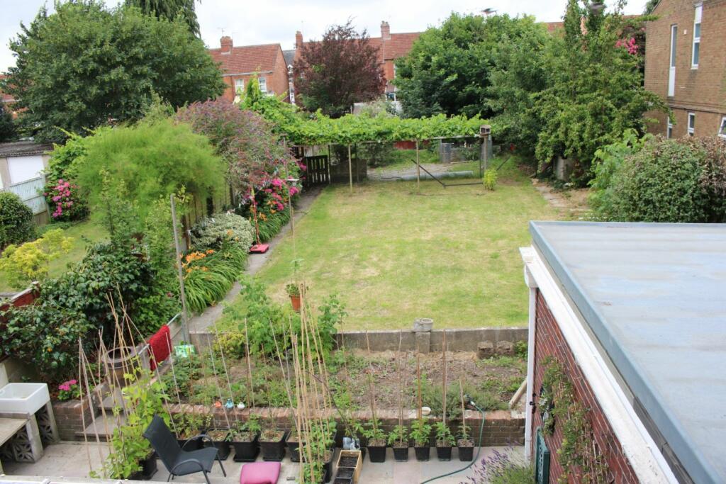 Additional property image - Sunningdale Road, Yeovil, BA21