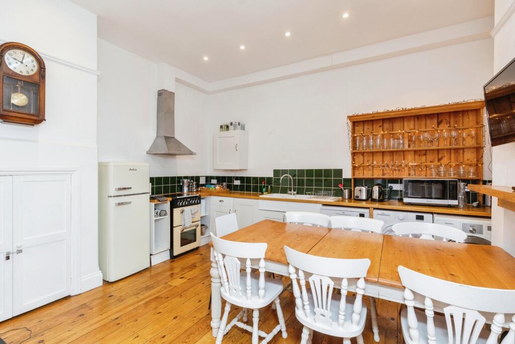 Additional property image - Crescent Gardens, Bath, BA1