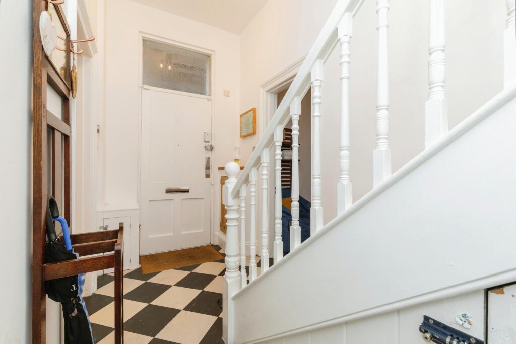 Additional property image - Crescent Gardens, Bath, BA1