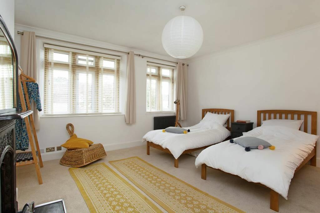 Additional property image - Crescent Gardens, Bath, BA1