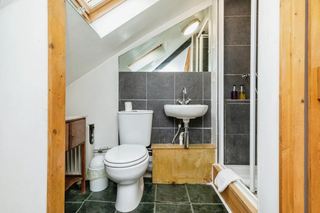 Additional property image - Crescent Gardens, Bath, BA1