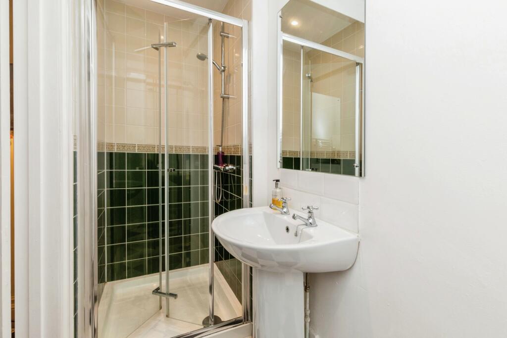 Additional property image - Crescent Gardens, Bath, BA1