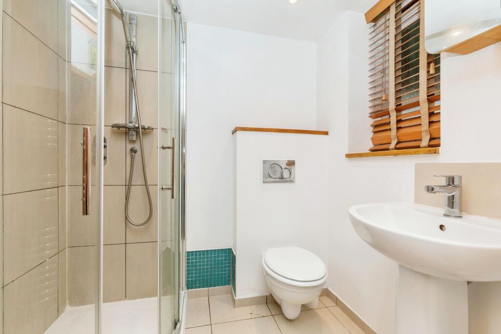 Additional property image - Crescent Gardens, Bath, BA1