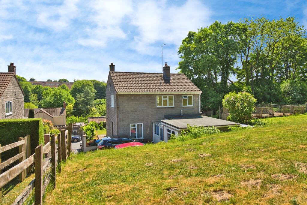 4 bedroom detached house