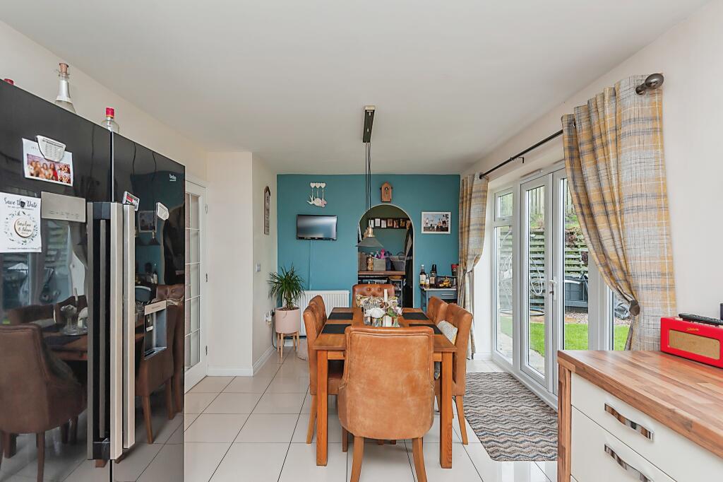 4 bedroom detached house for sale in Kirkstall Close, Wilsden, BD15