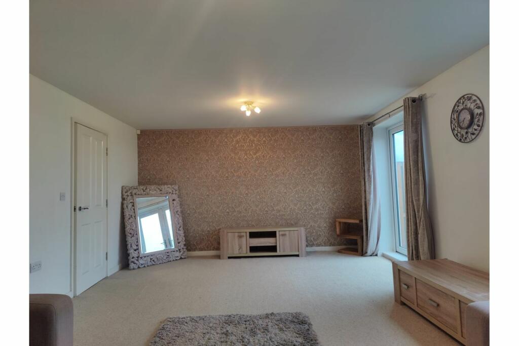 Additional property image - Booth Holme Close, Bradford, BD4