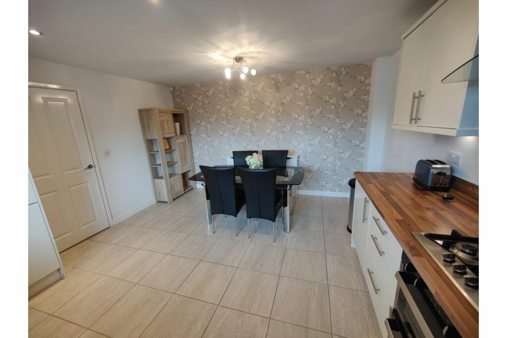 Additional property image - Booth Holme Close, Bradford, BD4