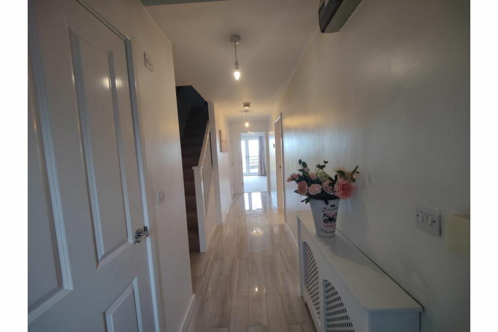 Additional property image - Booth Holme Close, Bradford, BD4