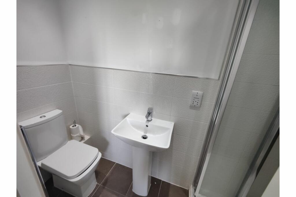 Additional property image - Booth Holme Close, Bradford, BD4