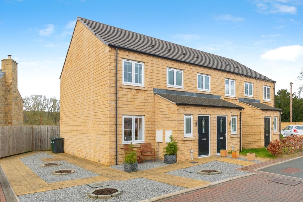 2 bedroom end of terrace house for sale in River Way Apperley Bridge