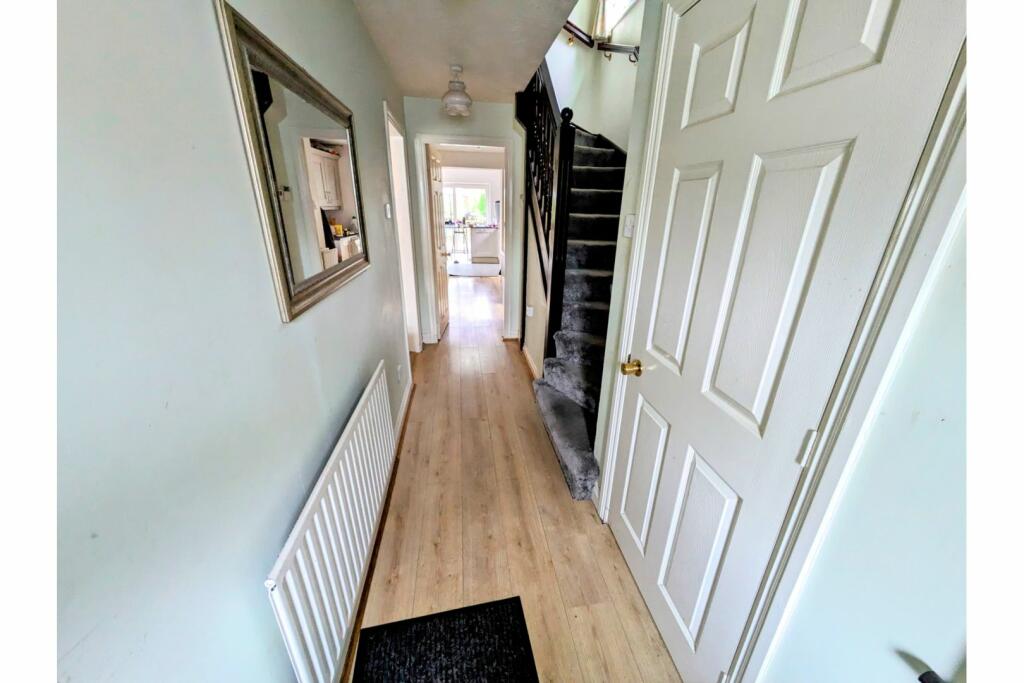 Additional property image - Cheriton Drive, Bradford, BD13