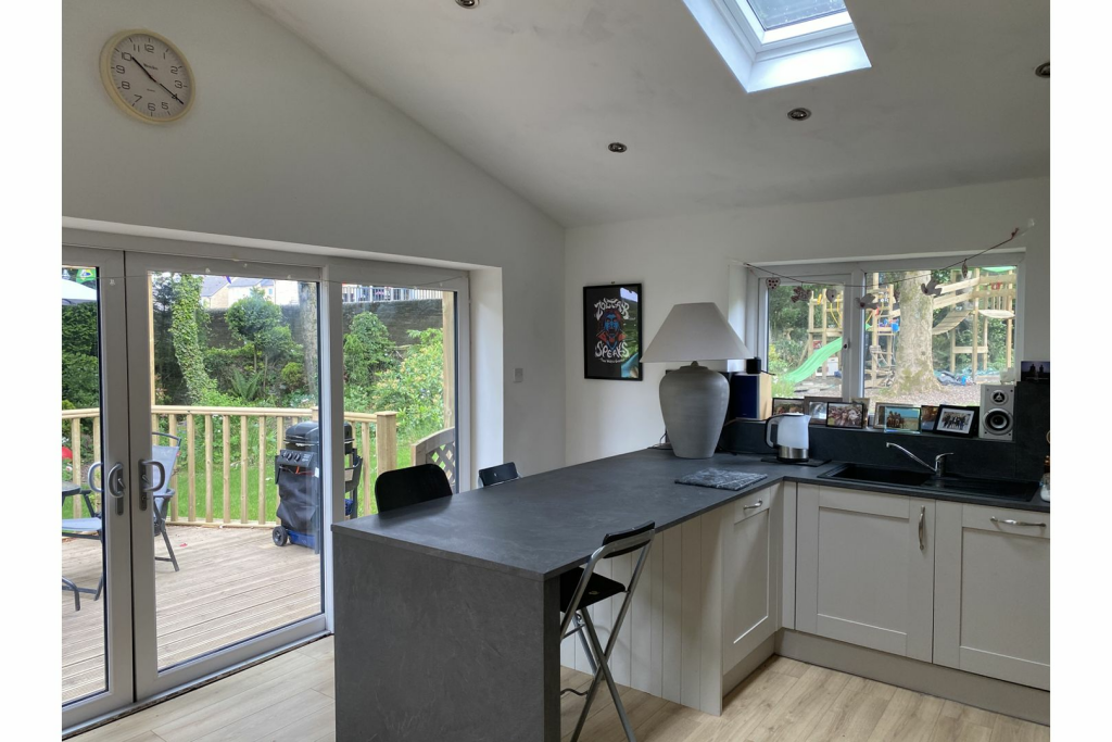 Additional property image - Cheriton Drive, Bradford, BD13