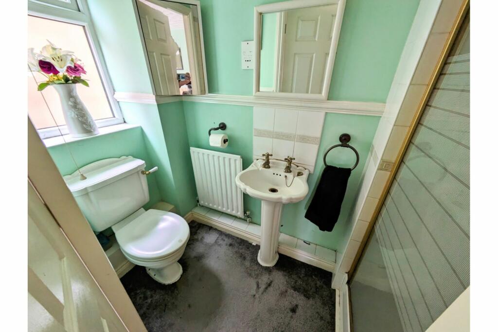 Additional property image - Cheriton Drive, Bradford, BD13