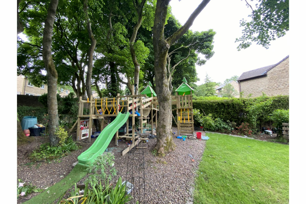 Additional property image - Cheriton Drive, Bradford, BD13