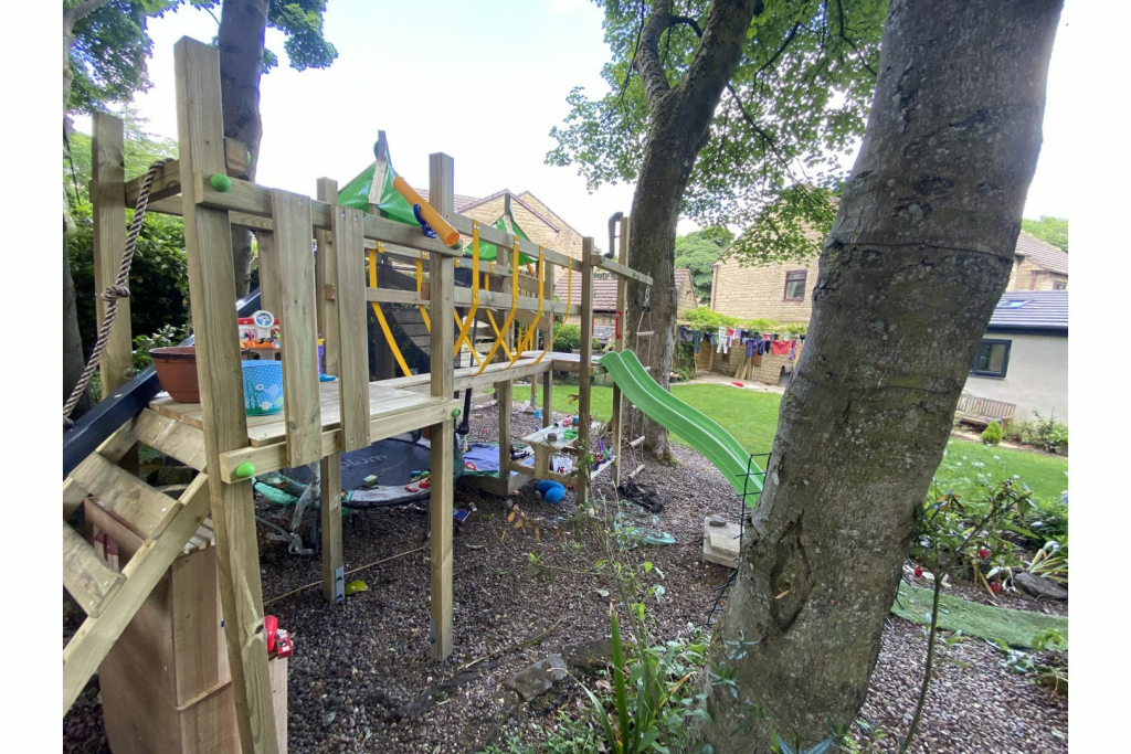 Additional property image - Cheriton Drive, Bradford, BD13