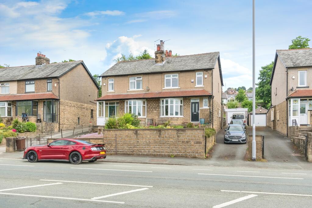 3 bedroom semidetached house for sale in Bradford Road, Keighley, BD20