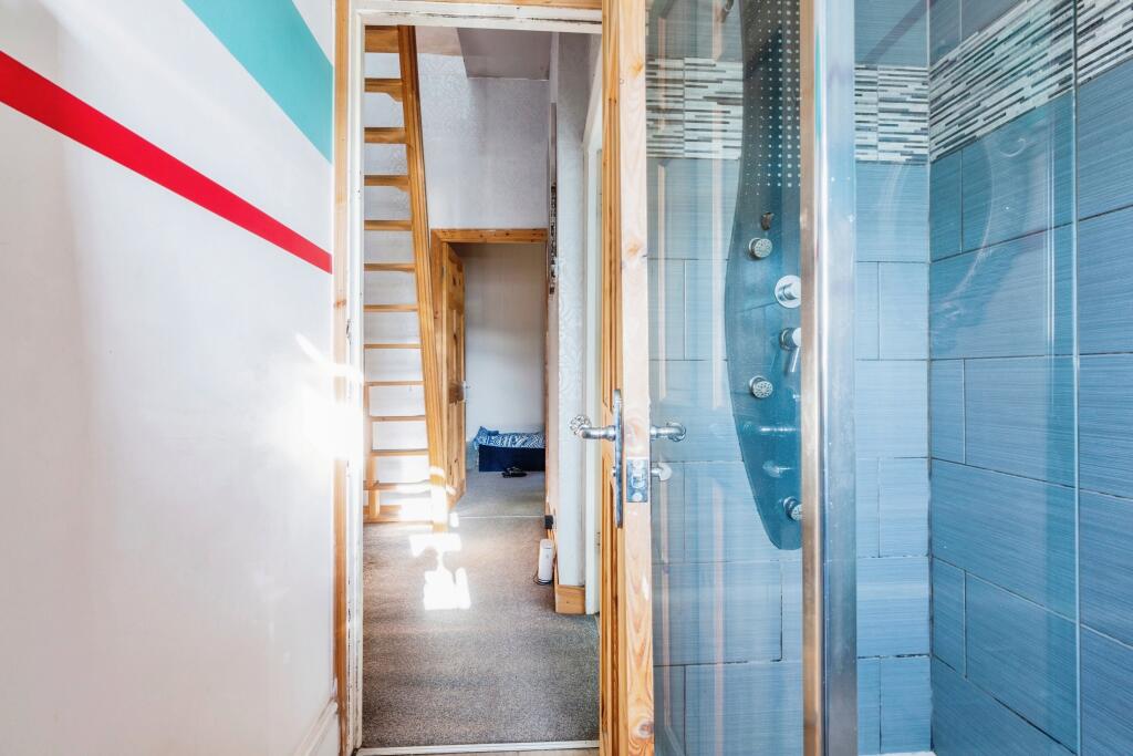 Additional property image - Whins Wood, Keighley, BD21