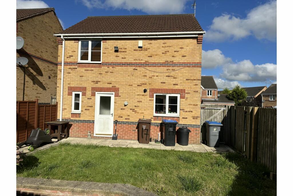 Additional property image - Holme Bank Close, Bradford, BD4