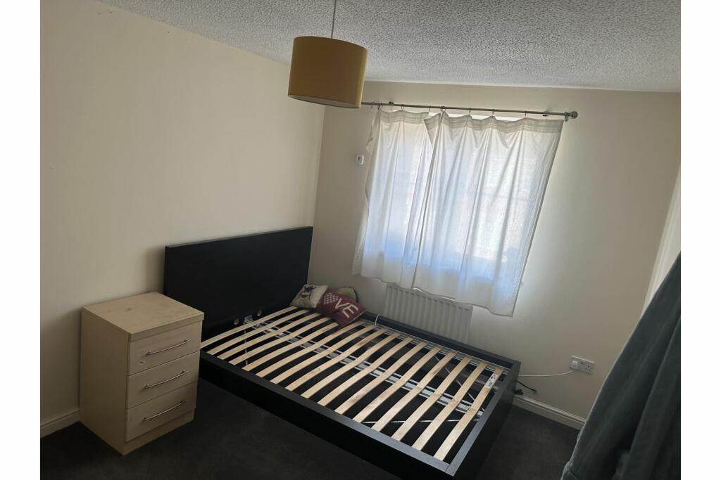 Additional property image - Holme Bank Close, Bradford, BD4