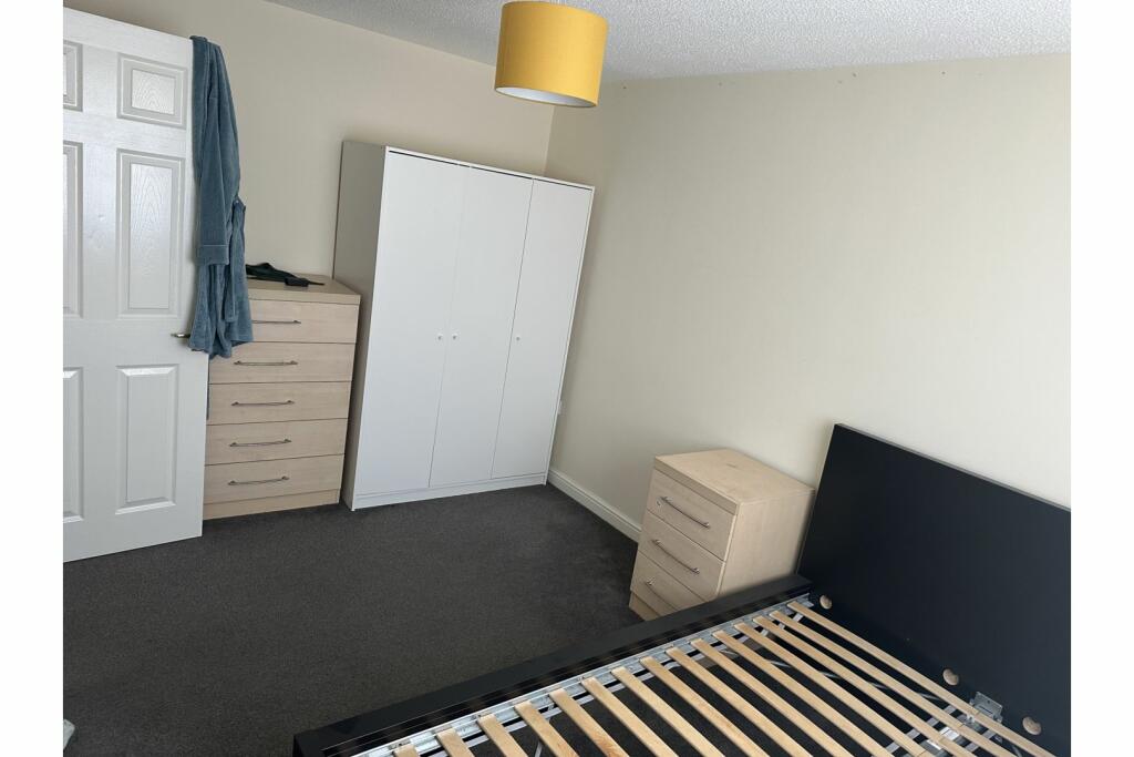 Additional property image - Holme Bank Close, Bradford, BD4