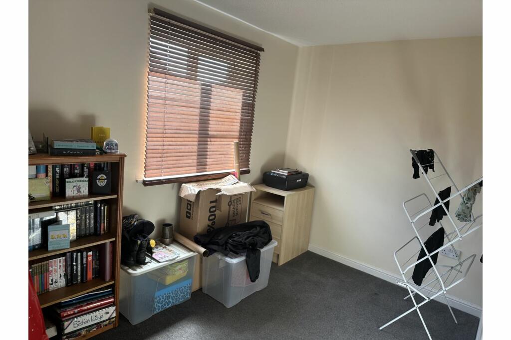 Additional property image - Holme Bank Close, Bradford, BD4