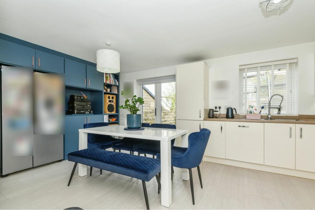 Additional property image - Castle Stead Crescent, Bradford, BD13