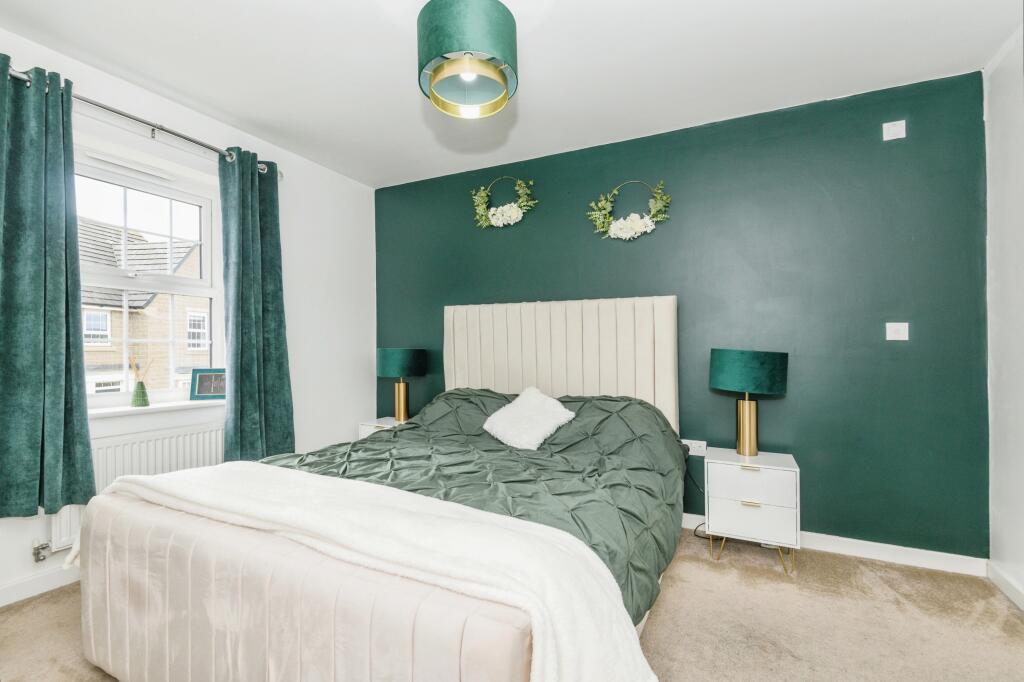 Additional property image - Castle Stead Crescent, Bradford, BD13