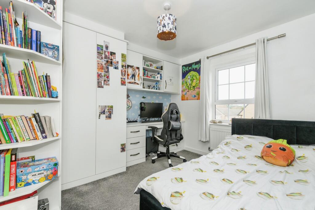 Additional property image - Castle Stead Crescent, Bradford, BD13