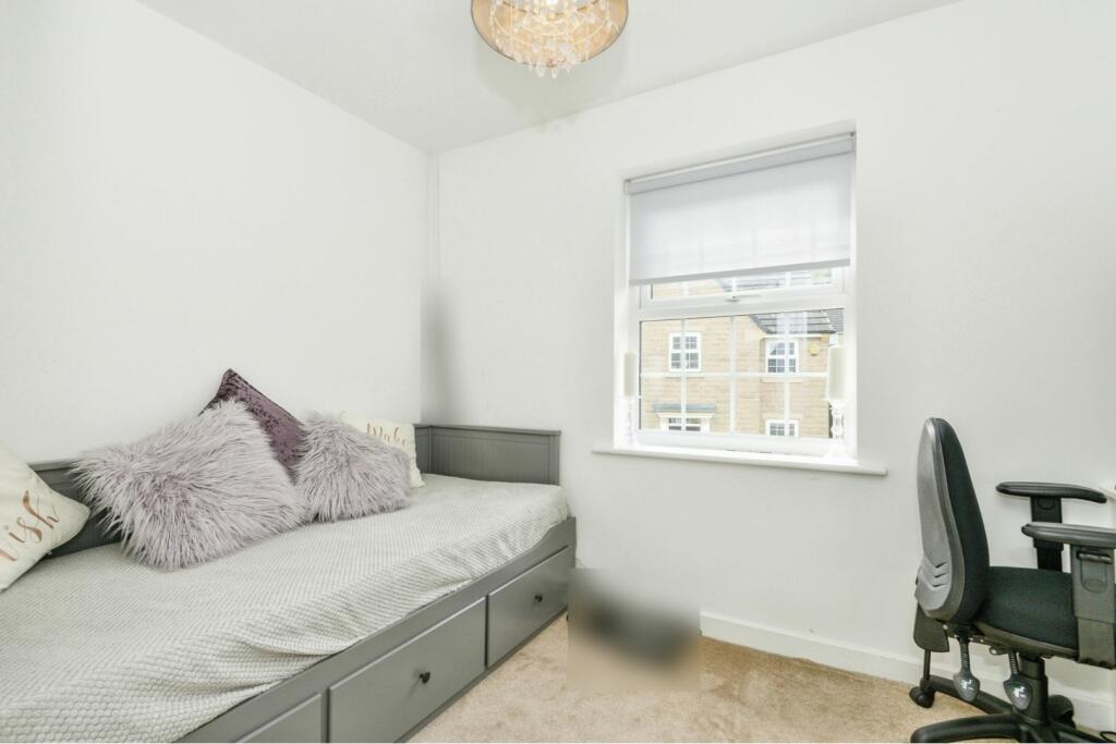 Additional property image - Castle Stead Crescent, Bradford, BD13